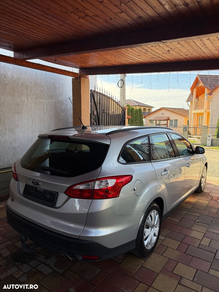 Ford Focus 2.0 TDCi DPF Powershift Titanium - 8