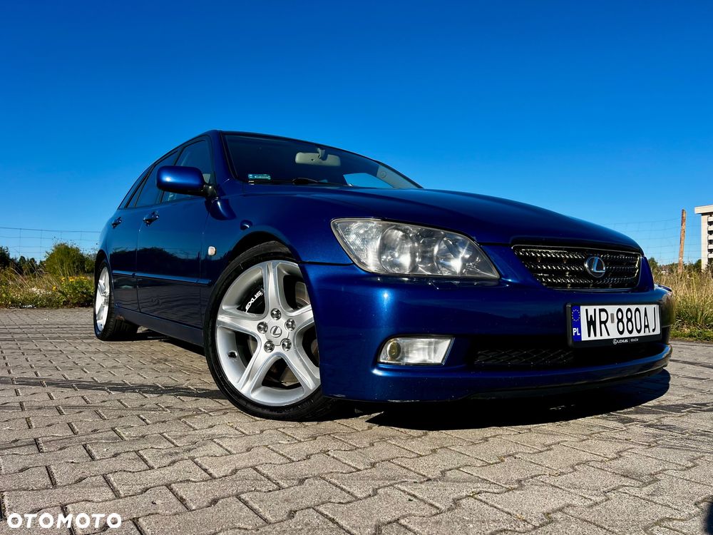 Lexus IS 300 Sport - 1