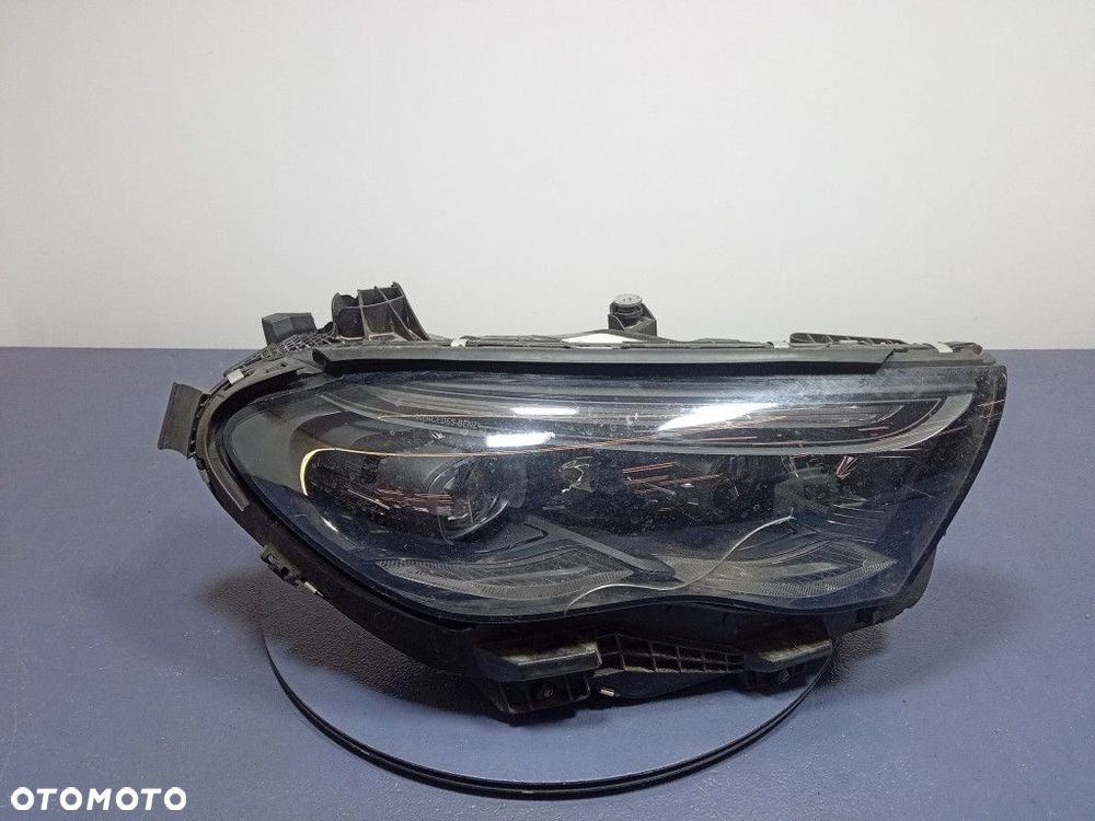 MERCEDES E KLASA W214 REFLEKTOR PRAWY LAMPA PRZEDNIA EU A2149064202 - 1
