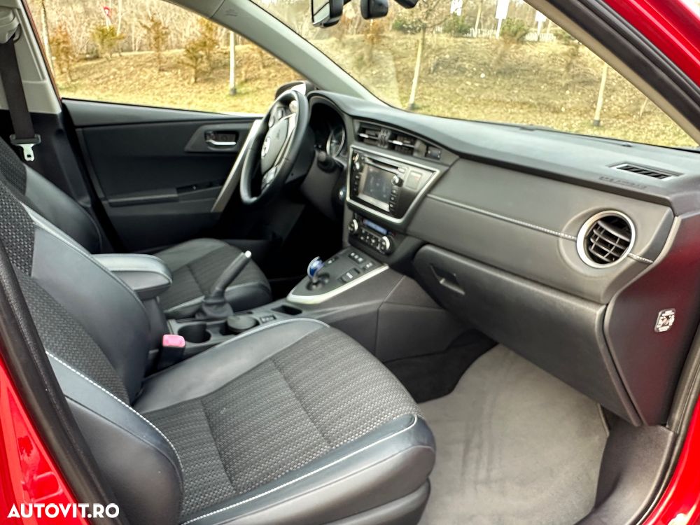 Toyota Auris 1.8 L VVT-i Luna - 8