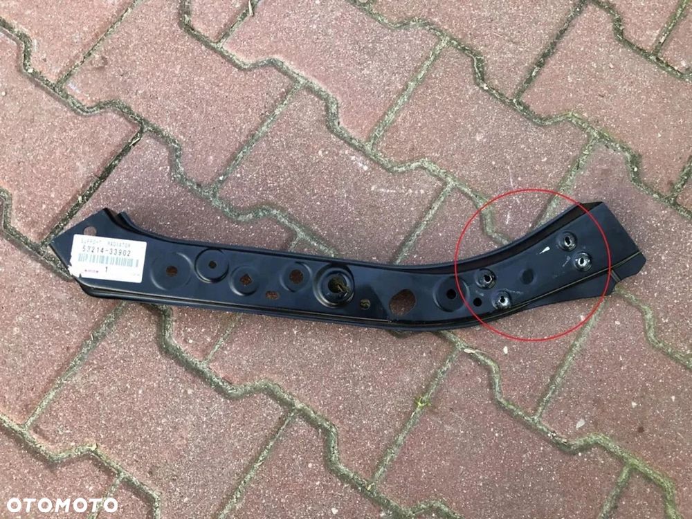 CAMRY 17- WSPORNIK LAMPY wzmocnienie pas przedni - 2
