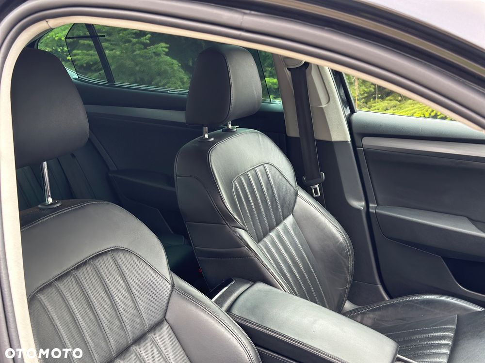 Skoda Superb 2.0 TDI Premium Edition - 28