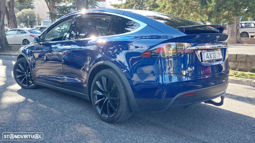 Tesla Model X 100D - 38