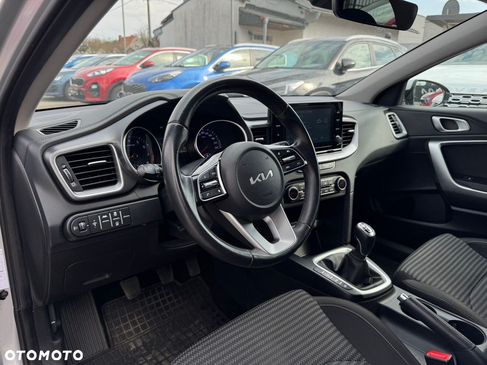 Kia Ceed 1.5 T-GDI M - 9