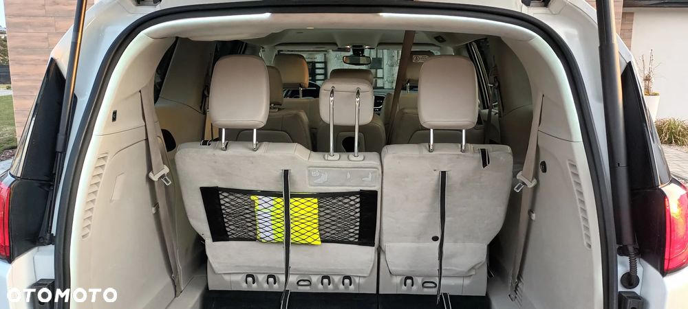 Chrysler Pacifica - 11