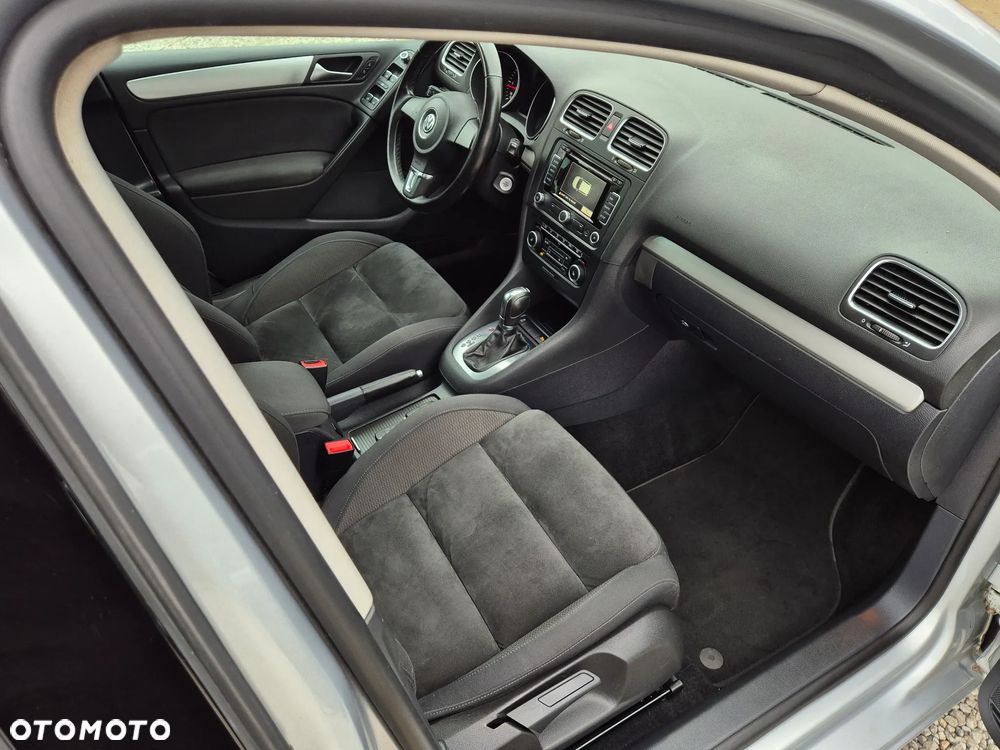 Volkswagen Golf 2.0 TDI DPF DSG Highline - 27