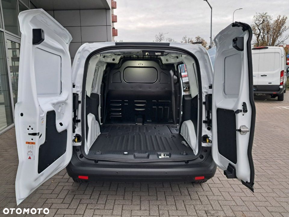 Ford Transit Courier - 18