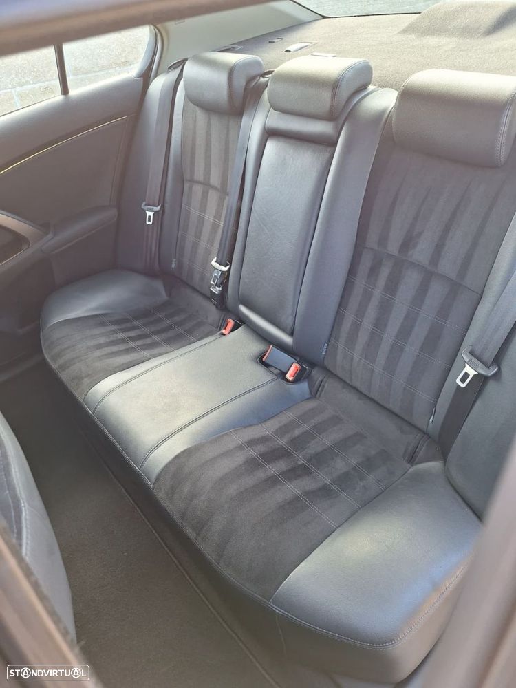 Toyota Avensis - 14