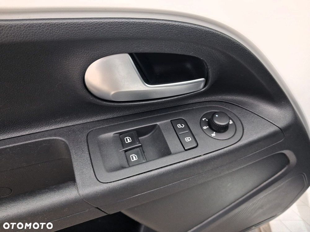 Volkswagen up! 1.0 move - 17