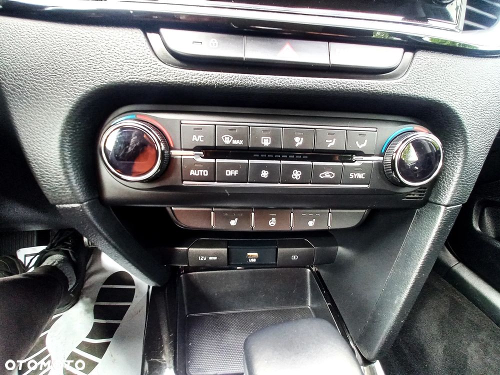 Kia Ceed 1.6 CRDi DCT Vision - 11