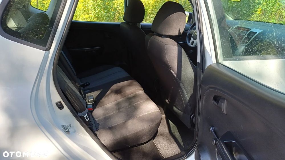 Kia Venga - 15