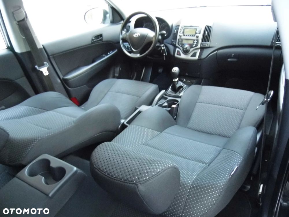 Hyundai i30 i30cw 1.4 blue Comfort - 16