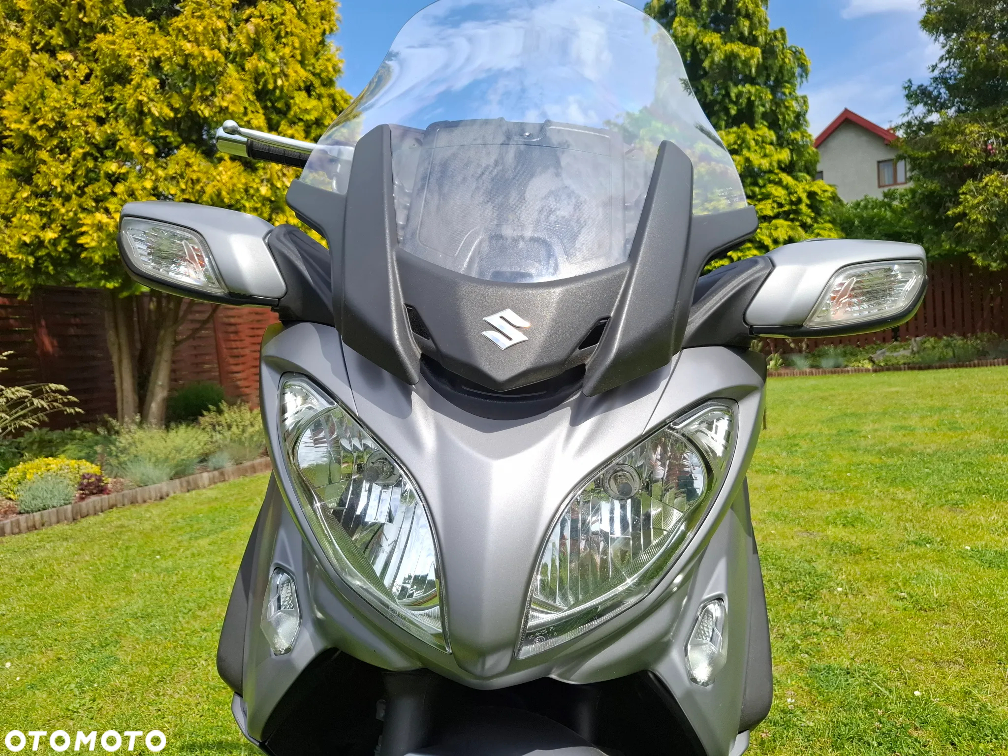 Suzuki Burgman - 22