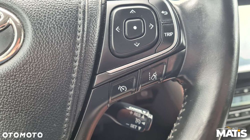 Toyota Avensis - 23