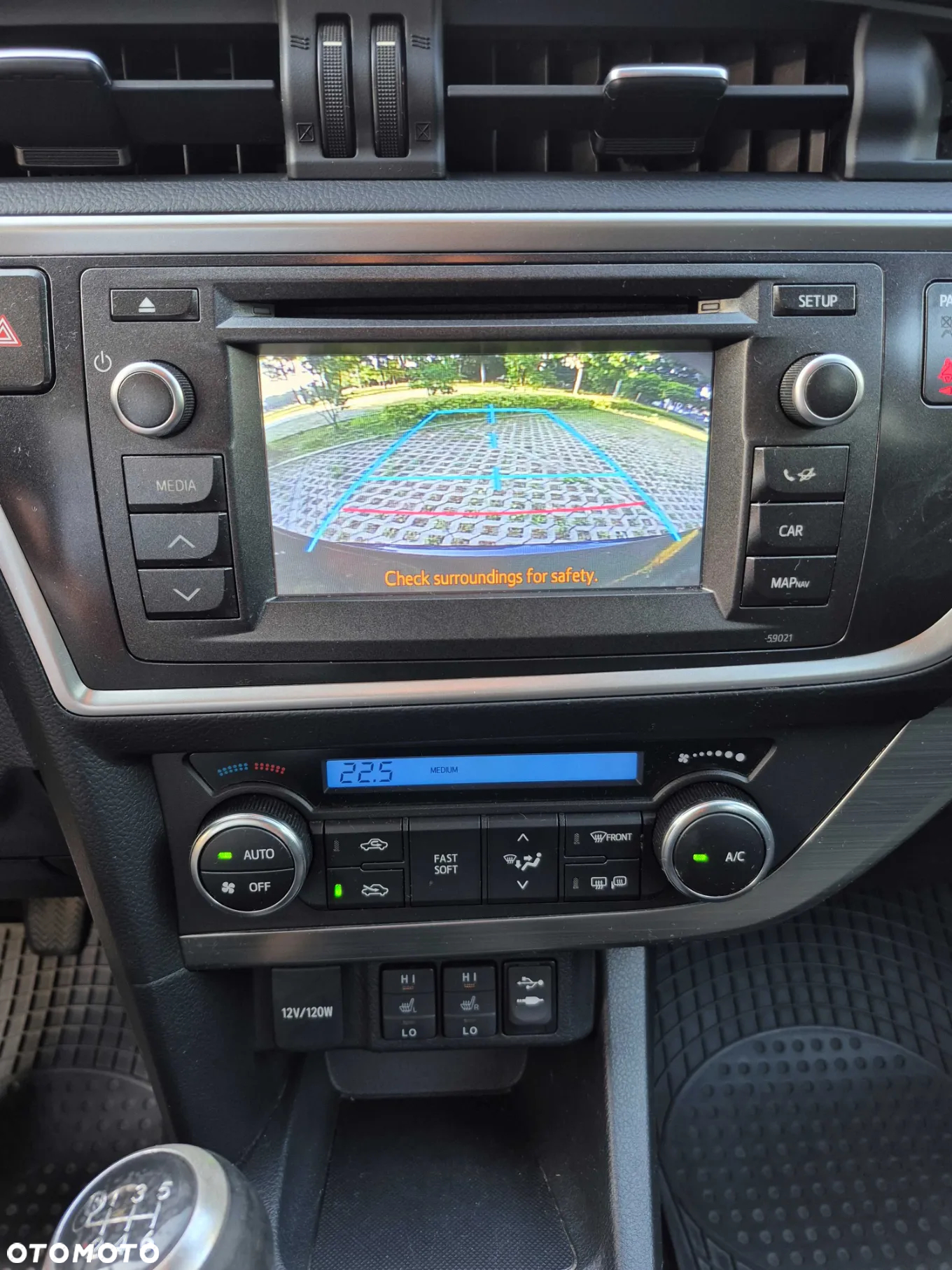 Toyota Auris 1.6 Premium Comfort - 20