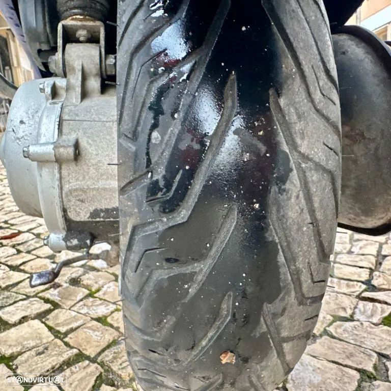 Piaggio Vespa 50 ETZ - 29