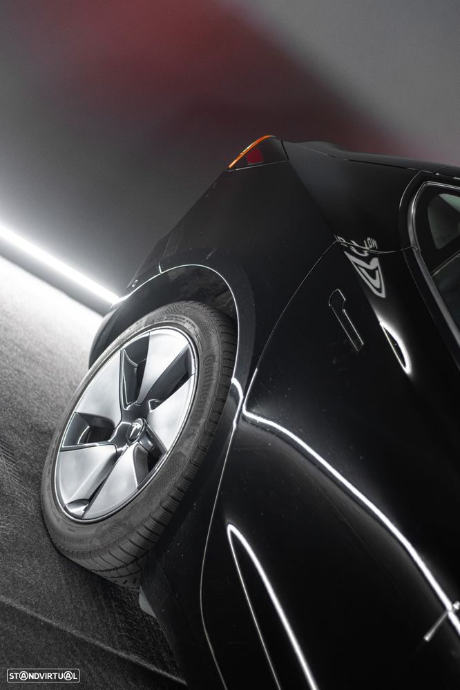 Tesla Model 3 - 12