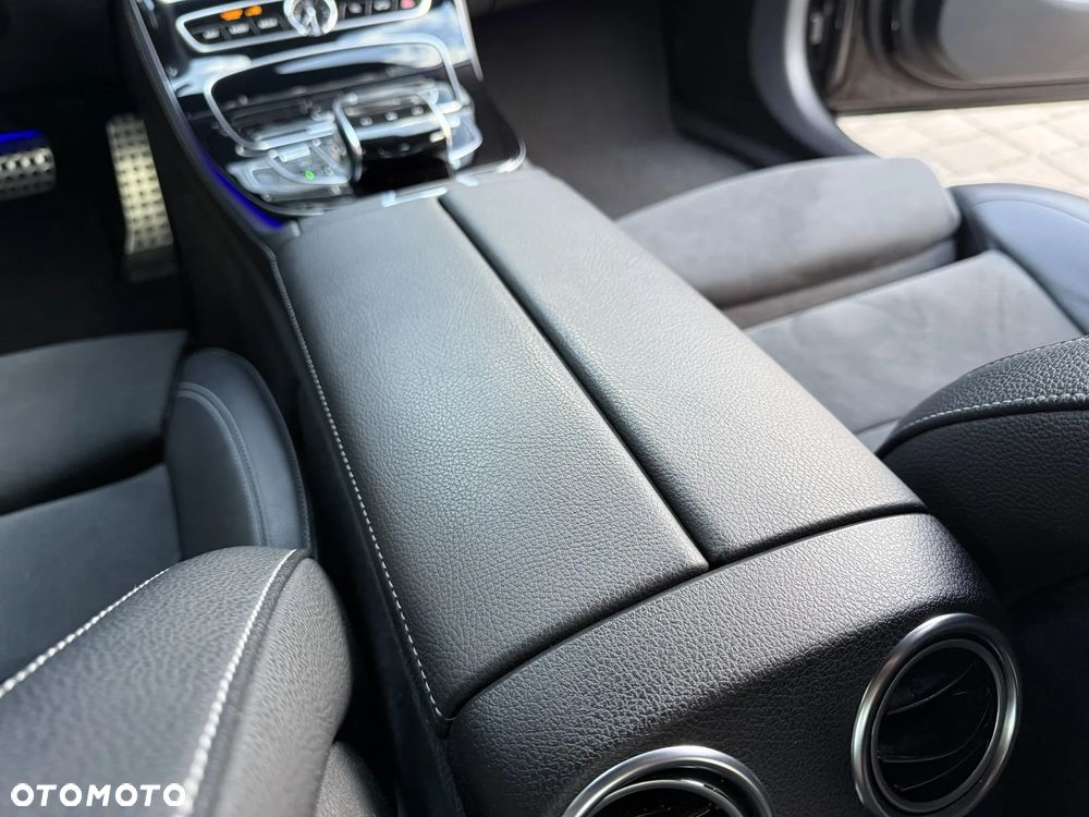 Mercedes-Benz Klasa E 220 d 4-Matic 9G-TRONIC - 7