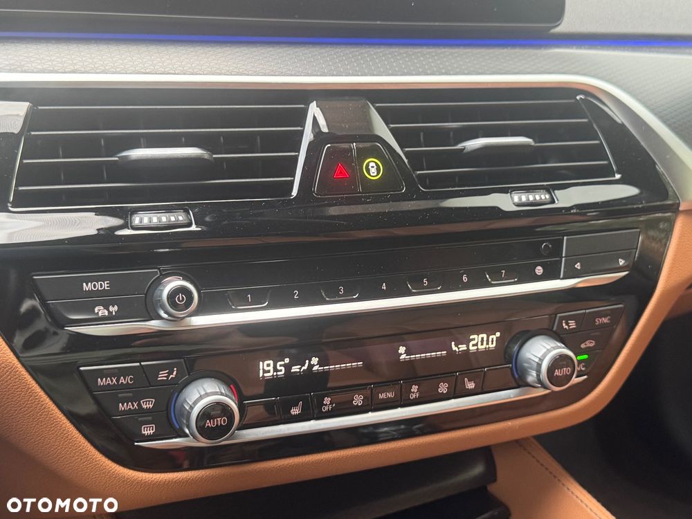 BMW Seria 5 540i xDrive mHEV M Sport sport - 30