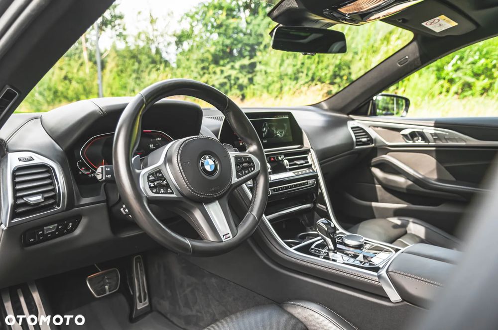 BMW Seria 8 840i - 9