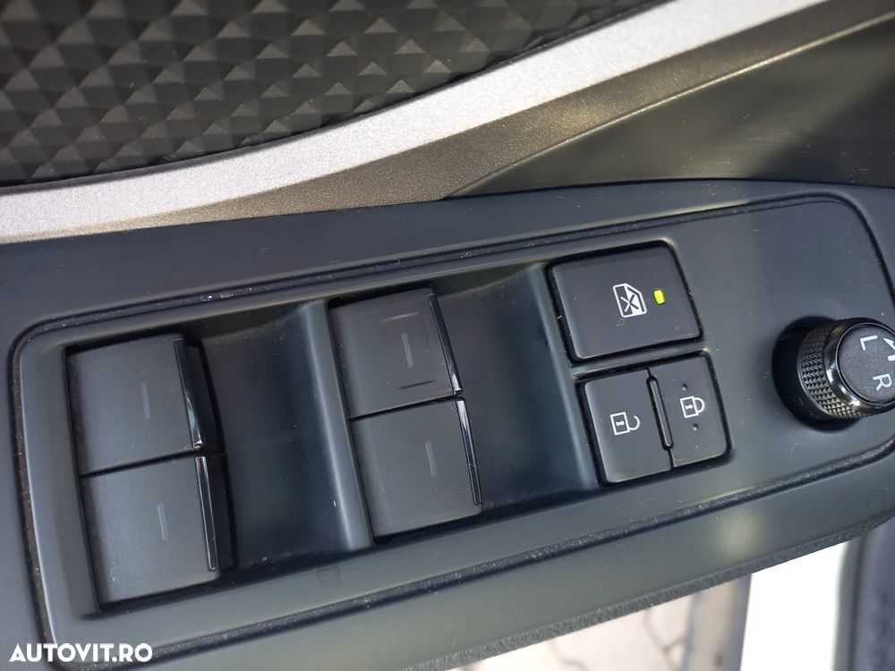 Toyota C-HR 1.8 HSD 122 CP 4x2 CVT Core - 7