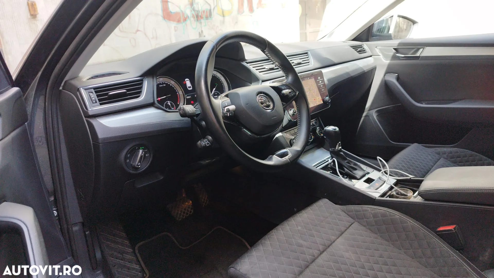 Skoda Superb 2.0 TDI DSG Ambition - 8