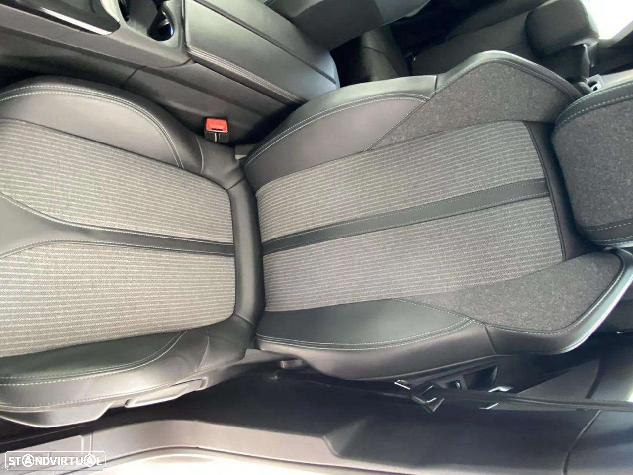 Peugeot 5008 1.5 BlueHDi Allure EAT8 - 18