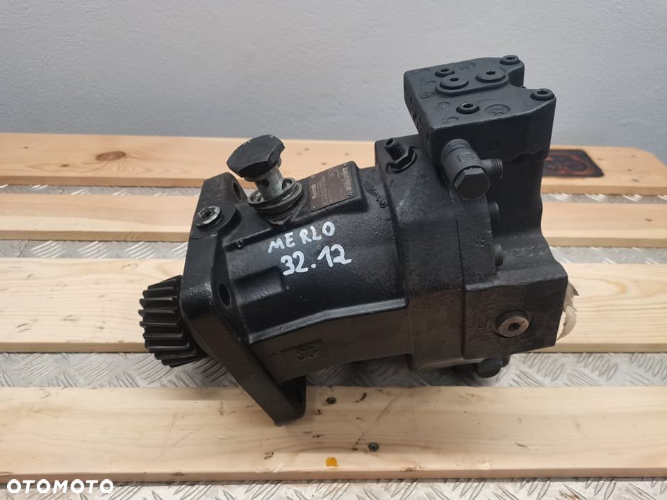 Merlo P 32.12 {Hydromotor Rexroth A6VM107DA1} - 1