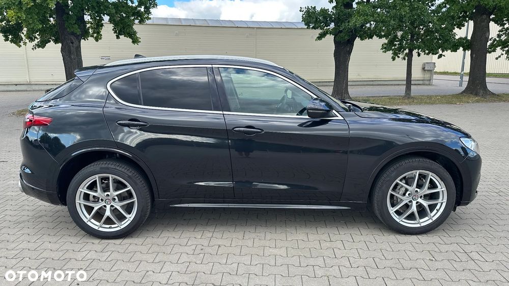 Alfa Romeo Stelvio 2.0 Turbo 16V AT8-Q4 Veloce - 5
