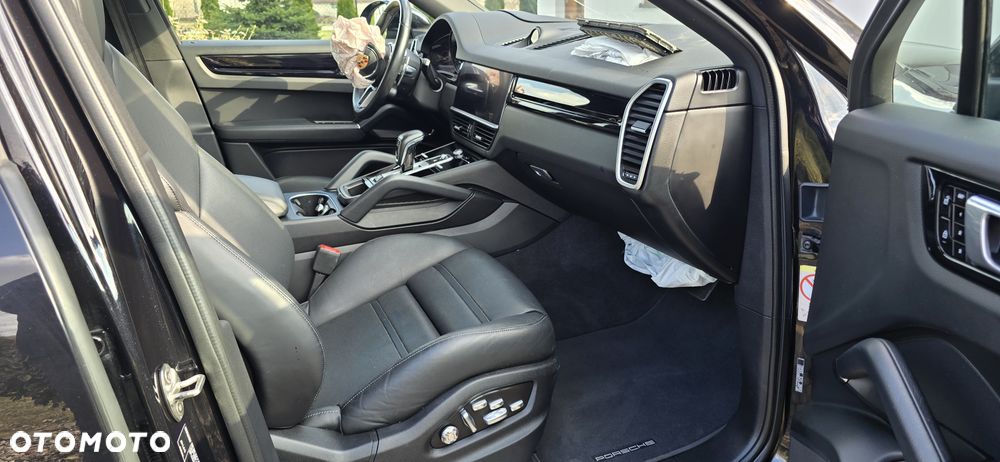 Porsche Cayenne - 18