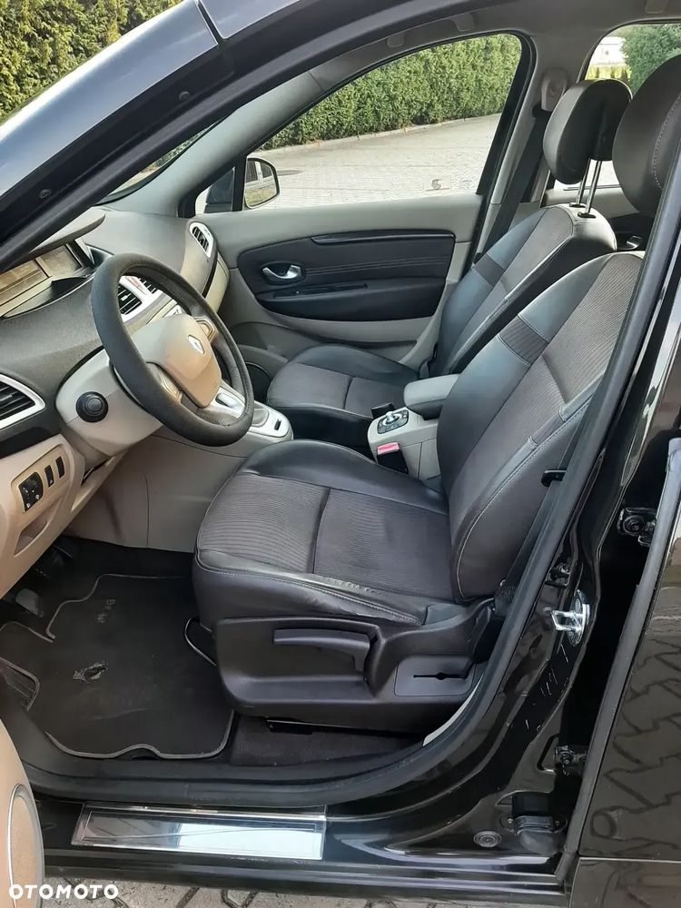 Renault Grand Scenic 1.9 dCi FAP Privilege - 11