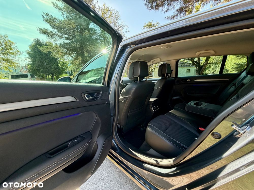 Renault Megane ENERGY TCe 140 EDC BOSE EDITION - 26