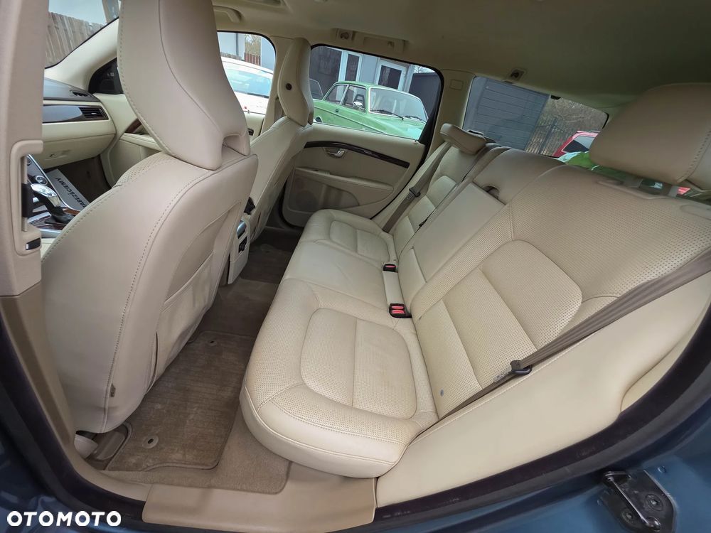 Volvo V70 2.5T Summum - 8