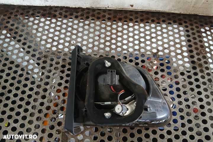 Lampa / Tripla stop dreapta pe hayon 5N0945094C 5N0945094C Volkswagen - 2