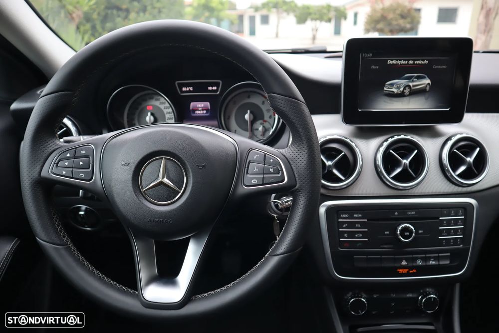 Mercedes-Benz GLA 180 d Urban - 23