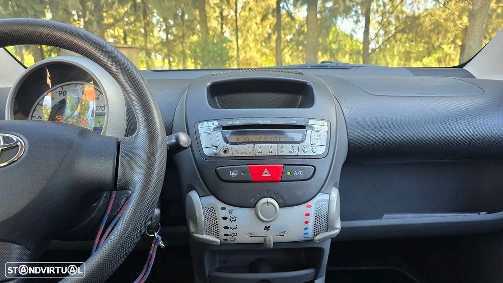 Toyota Aygo 1.0 + AC - 32