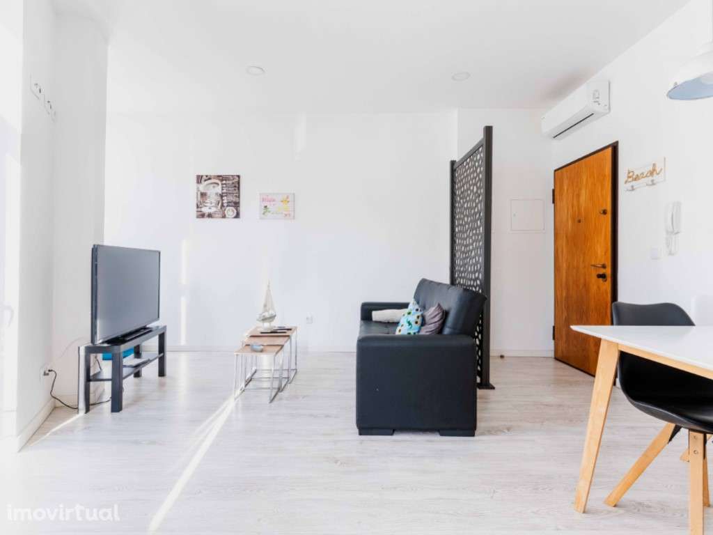 T0 Duplex - 1.º e 2.º Andar | Matosinhos - Grande imagem: 3/10