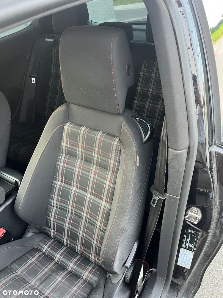 Volkswagen Golf - 14