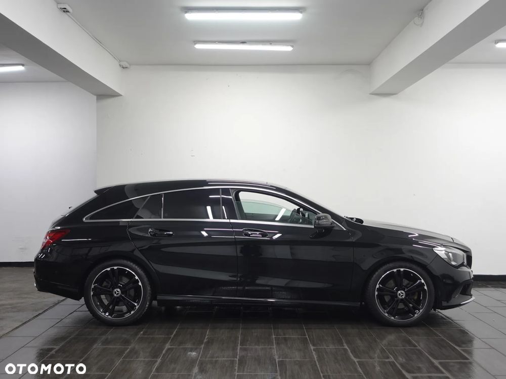 Mercedes-Benz CLA 180 7G-DCT - 10