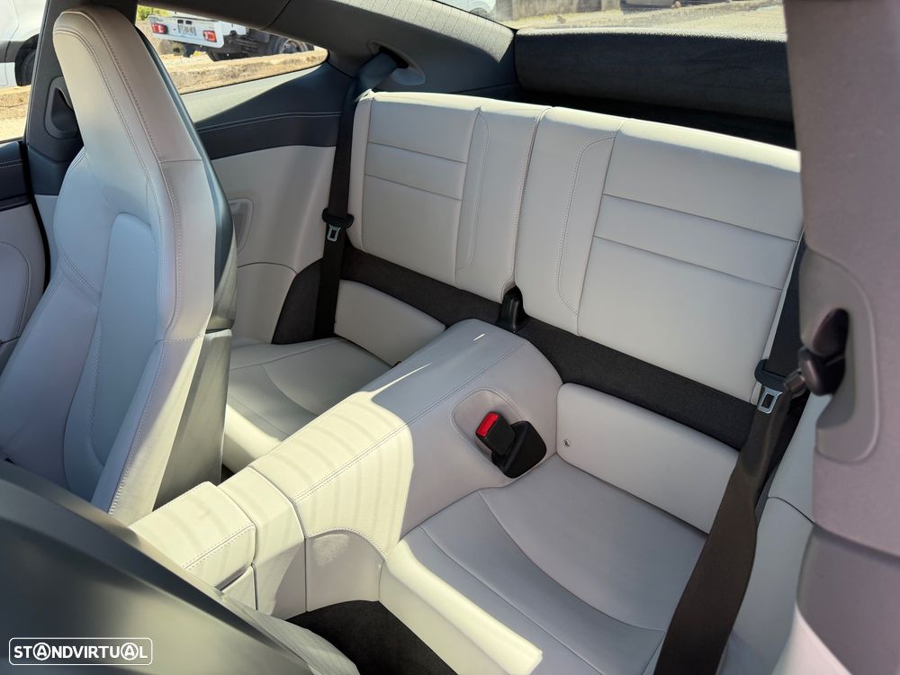 Porsche 911 (992) Carrera 4S PDK - 11