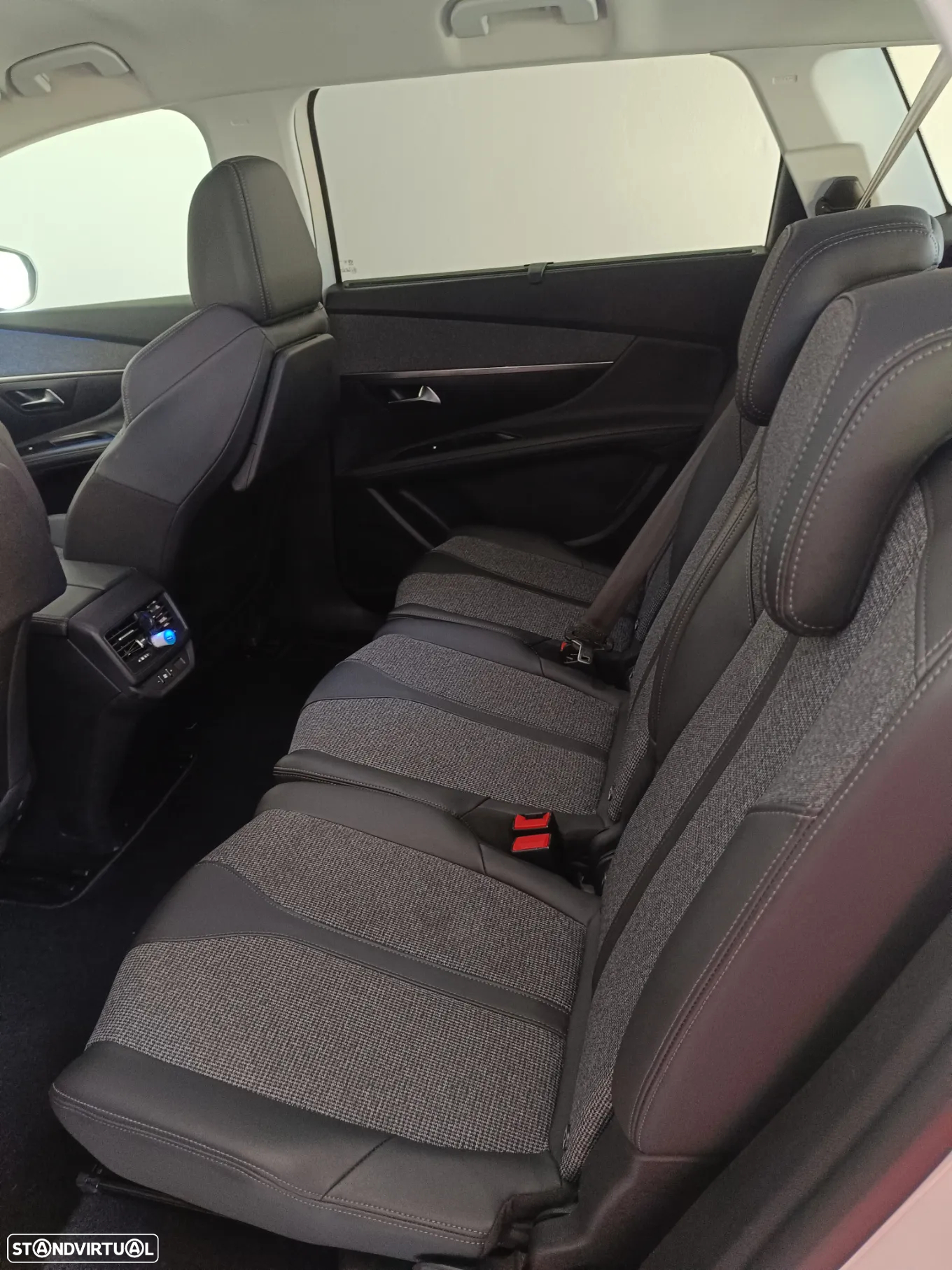 Peugeot 5008 1.5 BlueHDi Allure EAT8 - 17