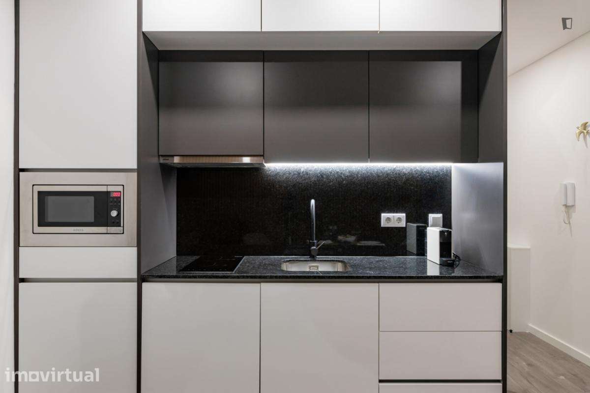 Apartamento com 1 quartos - localizado em Ramalde Porto - Grande imagem: 3/34