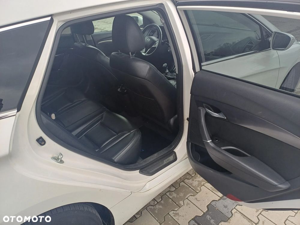 Hyundai i40 Kombi blue 1.6 Family+ - 10