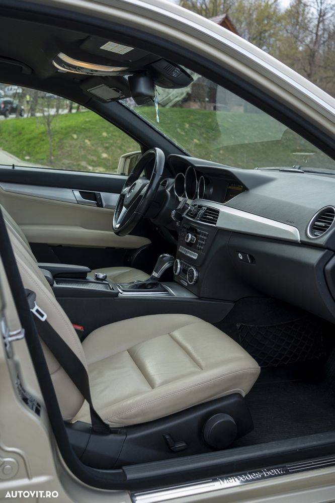 Mercedes-Benz C 250 CGI Automatik BlueEFFICIENCY Elegance - 13