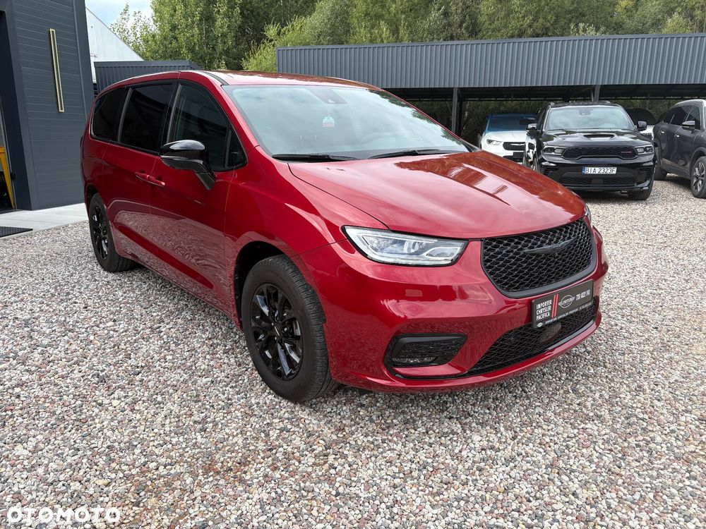 Chrysler Pacifica - 1