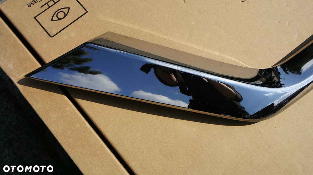 ZNACZEK EMBLEMAT CHROM NISSAN MICRA K14 - 6