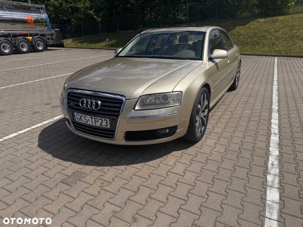 Audi A8 6.0 Quattro - 1
