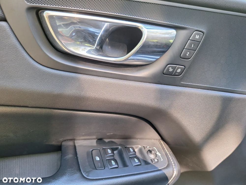 Volvo XC 60 D5 AWD Geartronic Inscription - 17