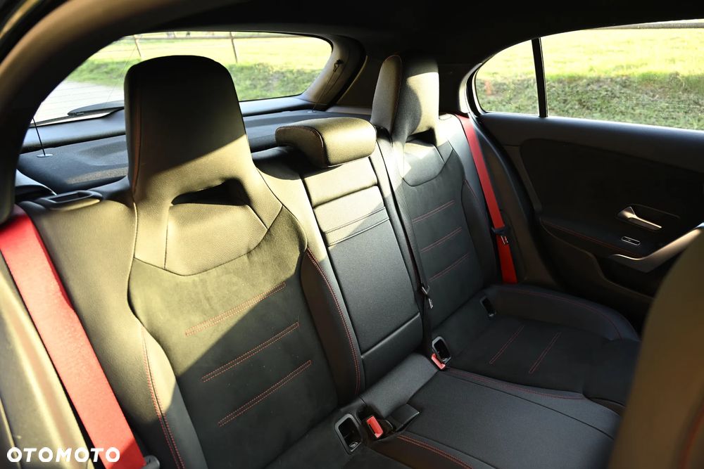 Mercedes-Benz Klasa A 35 AMG 4-Matic 7G-DCT - 17