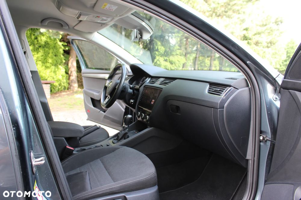 Skoda Octavia 2.0 TDI DSG First Edition - 28